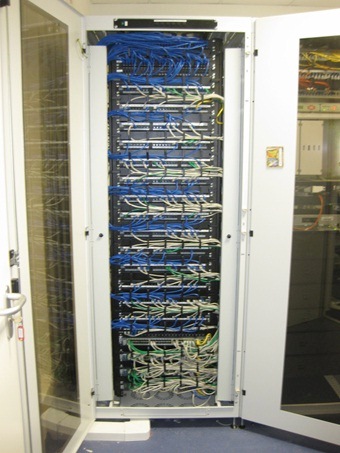 Укладка проводов в коммутационном шкафу, «БестСКС»
